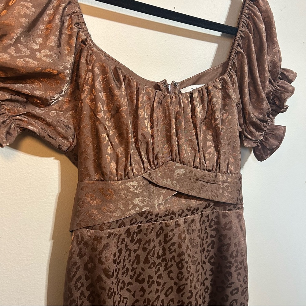 Francesca's Brown Satin Cheetah Print Mini Dress Bubble Sleeves Size Large NWT - Picture 7 of 14